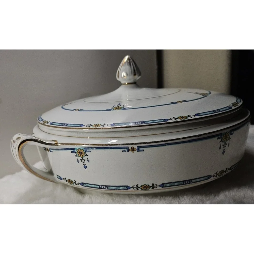 Gold Trimmed Alfred Meakin England Casserole With‎ Lid Fairhaven pattern Vintage